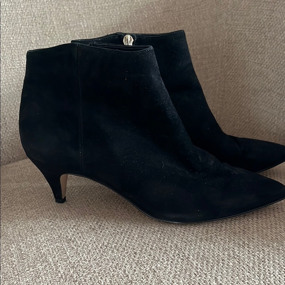 Sleek Black Pointed-Toe Ankle Boots